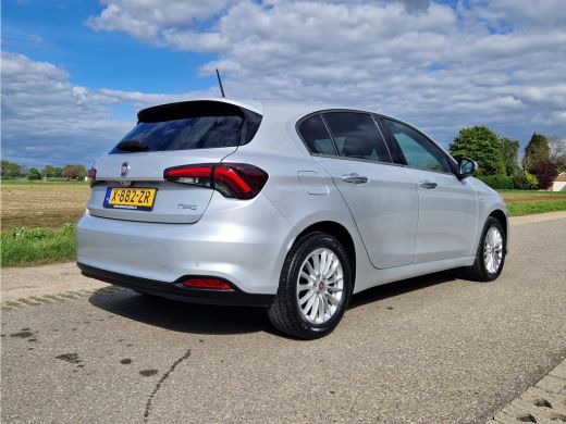 Fiat Tipo 1.0 Life - 100 Pk - Euro 6 - Navi - ParkeerCamera - AppleCarplay AndroidAuto ActivLease financial lease