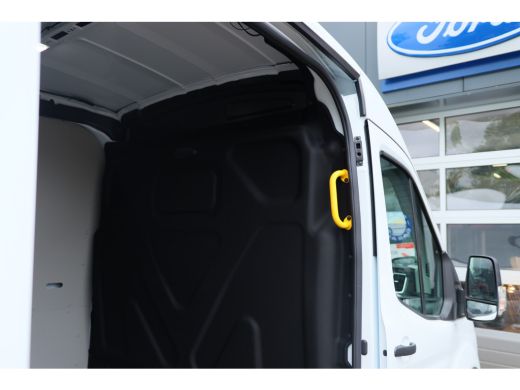 Ford Transit 350 2.0 TDCI L3H2 Trend Automaat | € 7.455,- Voorraad Voordeel | Navigatie | Trekhaak | Cruise | ... ActivLease financial lease