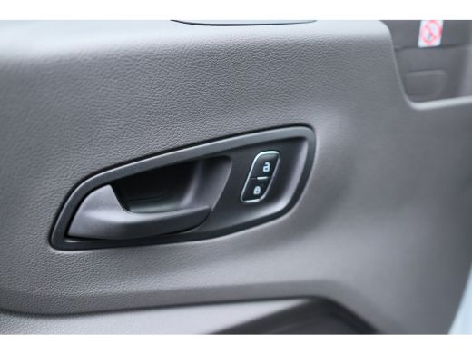 Ford Transit 350 2.0 TDCI L3H2 Trend Automaat | € 7.455,- Voorraad Voordeel | Navigatie | Trekhaak | Cruise | ... ActivLease financial lease