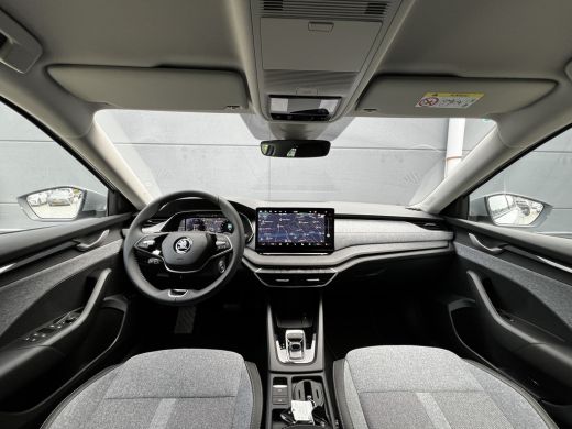 Skoda Octavia Hatchback ŠKODA | Chromen grille | Climatronic, elektronische airconditioning met twee zones | Cr... ActivLease financial lease