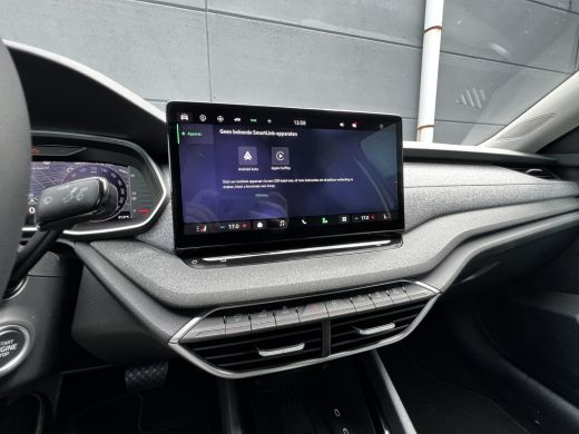 Skoda Octavia Hatchback ŠKODA | Chromen grille | Climatronic, elektronische airconditioning met twee zones | Cr... ActivLease financial lease