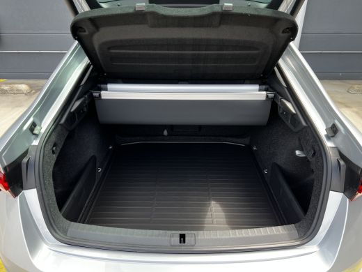 Skoda Octavia Hatchback ŠKODA | Chromen grille | Climatronic, elektronische airconditioning met twee zones | Cr... ActivLease financial lease