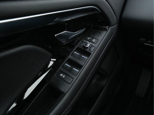 Land Rover Range Rover Evoque 2.0 P200 AWD R-Dynamic Hello Edition (INCL-BTW) *PANO | DIGI-COCKPIT | FULL-LED | WINDSOR-LEATHER... ActivLease financial lease