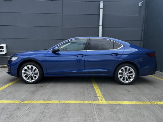 Skoda Superb ŠKODA | Achteruitrijcamera | Climatronic, elektronische airconditioning met 3 klimaatzones | LED ... ActivLease financial lease