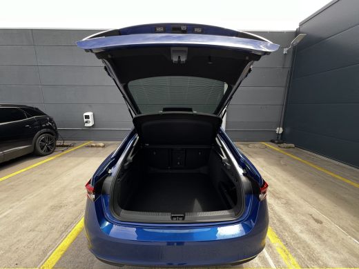 Skoda Superb ŠKODA | Achteruitrijcamera | Climatronic, elektronische airconditioning met 3 klimaatzones | LED ... ActivLease financial lease