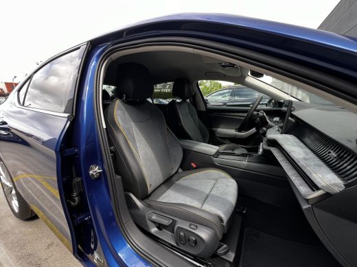 Skoda Superb ŠKODA | Achteruitrijcamera | Climatronic, elektronische airconditioning met 3 klimaatzones | LED ... ActivLease financial lease