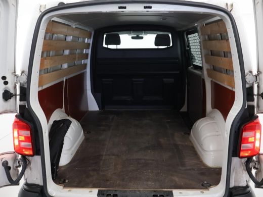 Volkswagen Transporter 2.0 TDI 150 PK DSG AUT. EURO 6 + APPLE CARPLAY / DAB+ / NAVIGATIE / CRUISE CONTROL ActivLease financial lease