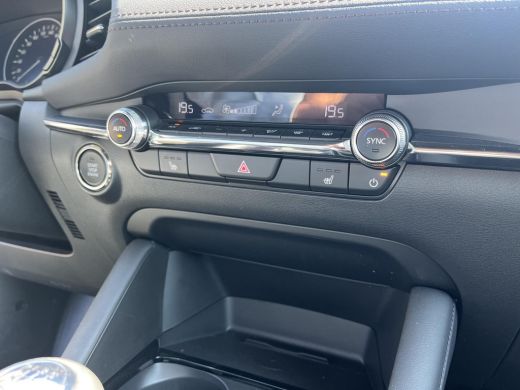 Mazda 3 2.0 e-SkyActiv-G M Hybrid 150 Exclusive-line | Ap­ple Car­Play & An­droid Auto™ | Camera | Radar-... ActivLease financial lease