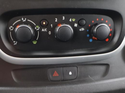 Renault Trafic 1.6 dCi L2H1 DUBBEL CABINE + NAVIGATIE / 17" LMV / TREKHAAK / AIRCO ActivLease financial lease
