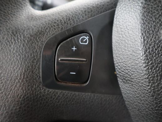 Renault Trafic 1.6 dCi L2H1 DUBBEL CABINE + NAVIGATIE / 17" LMV / TREKHAAK / AIRCO ActivLease financial lease