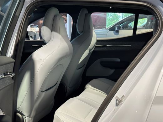 Volvo  EX30 Twin Motor Performance Ultra | 360° Camera | Harman Kardon | Panoramadak | Adaptieve Cruise Contr... ActivLease financial lease