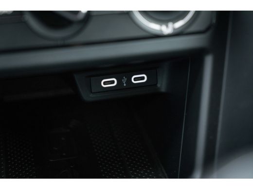 Volkswagen Polo Volkswagen Life Edition Inclusief € 2000,- inruilvoordeel + €1500,- korting Inclusief €2000,- inr... ActivLease financial lease