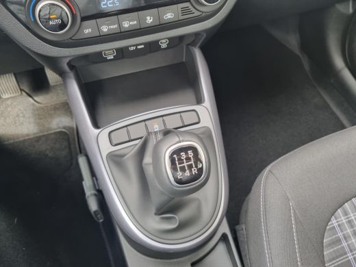 Hyundai i10 1.0 Premium | Climate Control | Cruise Control | Achteruitrijcamera | Navigatie | Apple Carplay | ActivLease financial lease