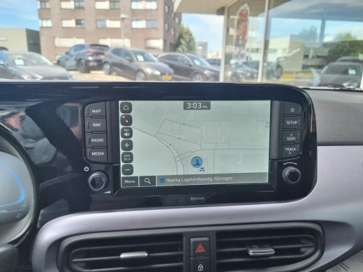 Hyundai i10 1.0 Premium | Climate Control | Cruise Control | Achteruitrijcamera | Navigatie | Apple Carplay | ActivLease financial lease
