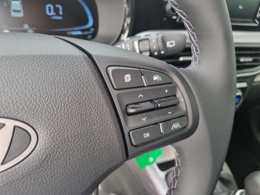 Hyundai i10 1.0 Premium | Climate Control | Cruise Control | Achteruitrijcamera | Navigatie | Apple Carplay | ActivLease financial lease