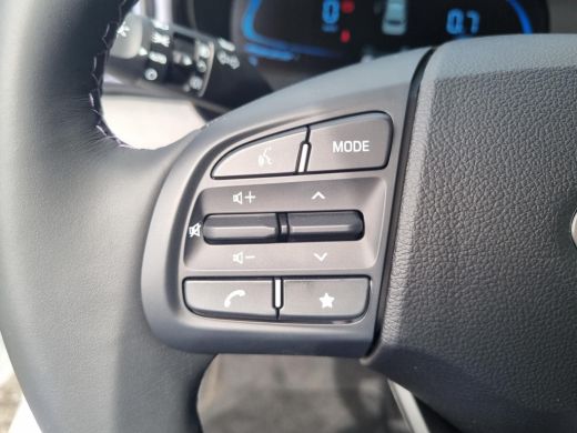 Hyundai i10 1.0 Premium | Climate Control | Cruise Control | Achteruitrijcamera | Navigatie | Apple Carplay | ActivLease financial lease