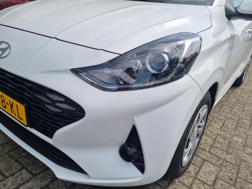 Hyundai i10 1.0 Premium | Climate Control | Cruise Control | Achteruitrijcamera | Navigatie | Apple Carplay | ActivLease financial lease