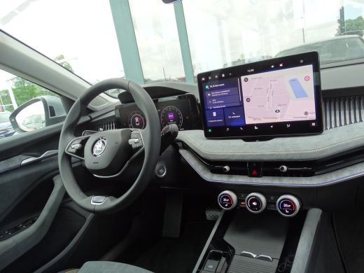 Skoda Superb ŠKODA First Edition | Achteruitrijcamera | Climatronic, elektronische airconditioning met 3 klima... ActivLease financial lease