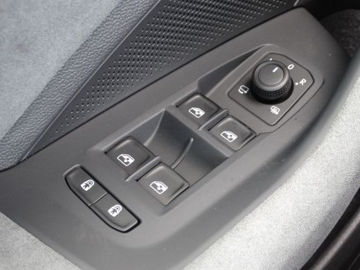 Skoda Superb ŠKODA First Edition | Achteruitrijcamera | Climatronic, elektronische airconditioning met 3 klima... ActivLease financial lease
