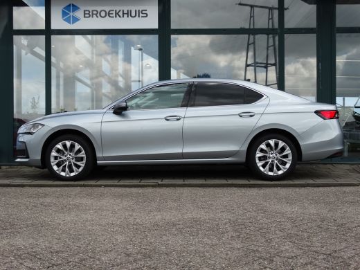Skoda Superb ŠKODA First Edition | Achteruitrijcamera | Climatronic, elektronische airconditioning met 3 klima... ActivLease financial lease