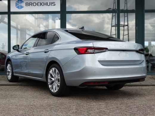 Skoda Superb ŠKODA First Edition | Achteruitrijcamera | Climatronic, elektronische airconditioning met 3 klima... ActivLease financial lease