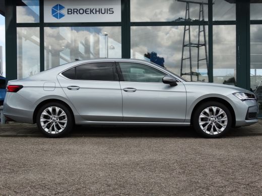 Skoda Superb ŠKODA First Edition | Achteruitrijcamera | Climatronic, elektronische airconditioning met 3 klima... ActivLease financial lease