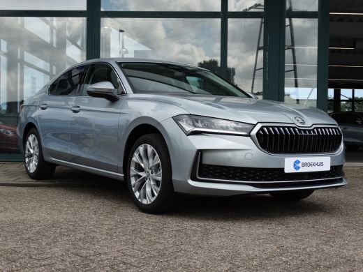 Skoda Superb ŠKODA First Edition | Achteruitrijcamera | Climatronic, elektronische airconditioning met 3 klima... ActivLease financial lease
