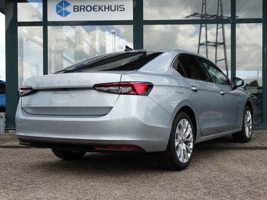 Skoda Superb ŠKODA First Edition | Achteruitrijcamera | Climatronic, elektronische airconditioning met 3 klima... ActivLease financial lease