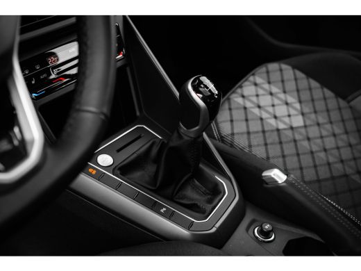 Volkswagen Polo R-Line Business Inclusief €2000,- inruilvoordeel | | 'App-Connect' draadloze smartphone integrati... ActivLease financial lease