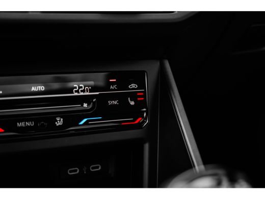 Volkswagen Polo R-Line Business Inclusief €2000,- inruilvoordeel | | 'App-Connect' draadloze smartphone integrati... ActivLease financial lease