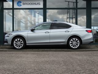 Skoda Superb ŠKODA First Edition | Achteruitrijcamera | Climatronic, elektronische airconditioning met 3 klima...