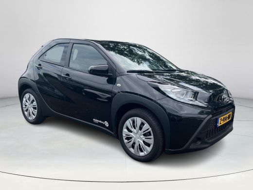 Toyota Aygo X 1.0 VVT-i MT Play Toyota Aygo X 1.0 VVT-i MT play | Night Sky Black metallic | Demonstratie auto | ActivLease financial lease