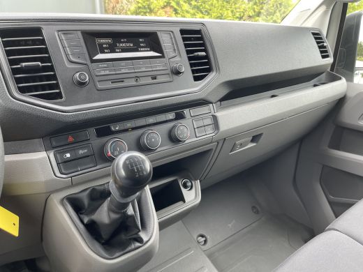 Volkswagen Crafter 2.0 TDI 177 PK / L3H2 / AIRCO / 3.000 KG AHG / BIJRIJDERSBANK / STANDKACHEL / TREKHAAK ActivLease financial lease