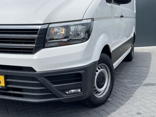 Volkswagen Crafter 2.0 TDI 177 PK / L3H2 / AIRCO / 3.000 KG AHG / BIJRIJDERSBANK / STANDKACHEL / TREKHAAK ActivLease financial lease