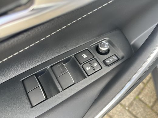 Toyota Corolla Touring Sports Hybrid 140 Dynamic | Uit voorraad leverbaar! | ActivLease financial lease