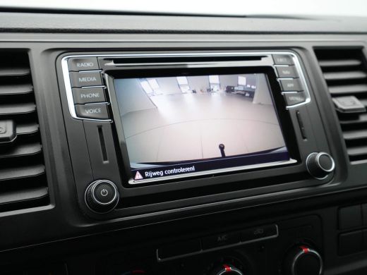 Volkswagen Transporter 2.0 TDI L2H1 Trendline 102pk Navigatie Camera Cruise Kunstleder 2x Schuifdeur ActivLease financial lease