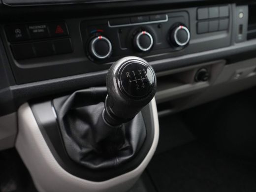 Volkswagen Transporter 2.0 TDI L2H1 Trendline 102pk Navigatie Camera Cruise Kunstleder 2x Schuifdeur ActivLease financial lease