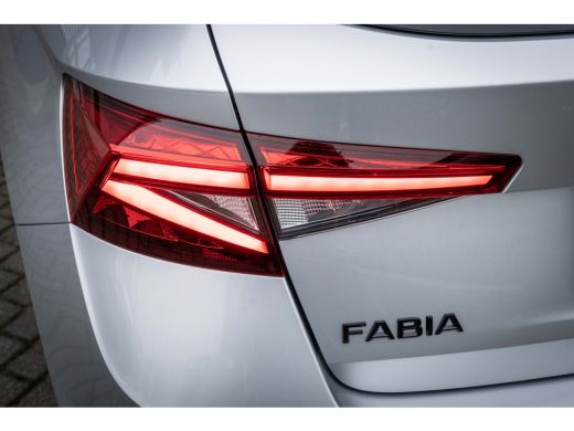 Skoda Fabia ŠKODA Monte Carlo | Achteruitrijcamera | Cruise control met speedlimiter | Interieur "Monte Carlo... ActivLease financial lease