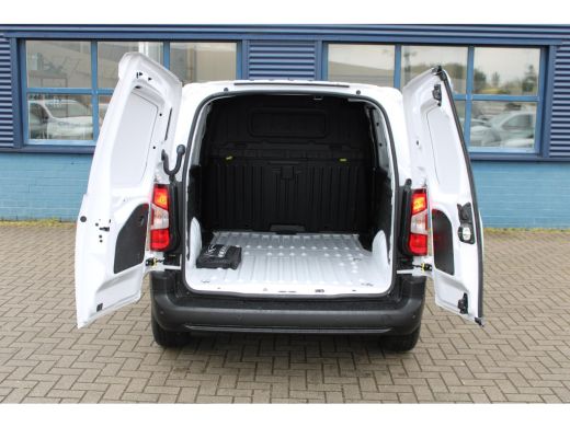 Peugeot Partner 1.5 BlueHDi 100 S&S L1 navigatie ,achteruitrijcamera ,Airco (demo vraag naar de kilometerstand ) ActivLease financial lease