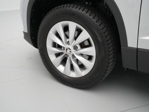 Skoda Karoq 1.0 TSI 110pk Business Edition Leer/alcantara Navigatie Clima Cruise Elek. Klep 237 ActivLease financial lease