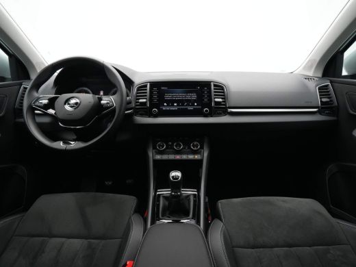 Skoda Karoq 1.0 TSI 110pk Business Edition Leer/alcantara Navigatie Clima Cruise Elek. Klep 237 ActivLease financial lease