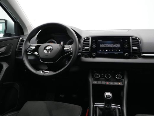 Skoda Karoq 1.0 TSI 110pk Business Edition Leer/alcantara Navigatie Clima Cruise Elek. Klep 237 ActivLease financial lease