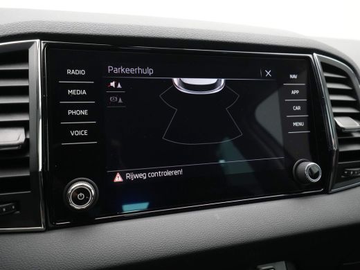 Skoda Karoq 1.0 TSI 110pk Business Edition Leer/alcantara Navigatie Clima Cruise Elek. Klep 237 ActivLease financial lease