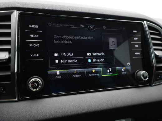 Skoda Karoq 1.0 TSI 110pk Business Edition Leer/alcantara Navigatie Clima Cruise Elek. Klep 237 ActivLease financial lease
