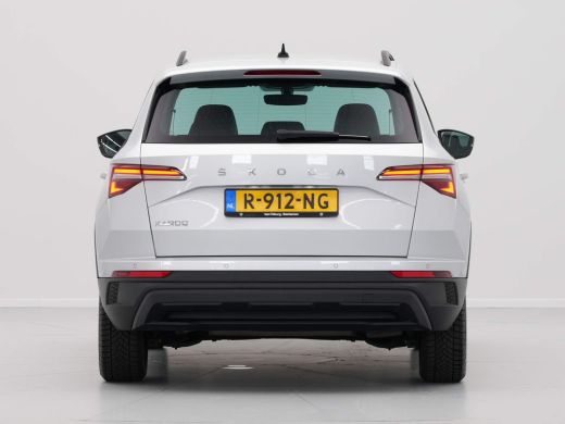 Skoda Karoq 1.0 TSI 110pk Business Edition Leer/alcantara Navigatie Clima Cruise Elek. Klep 237 ActivLease financial lease