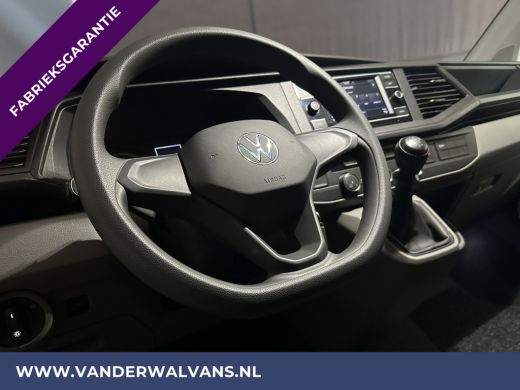 Volkswagen Transporter 2.0 TDI L2H1 Fabrieksgarantie Euro6 # Airco | Apple Carplay | Trekhaak | Cruisecontrol Android Au... ActivLease financial lease