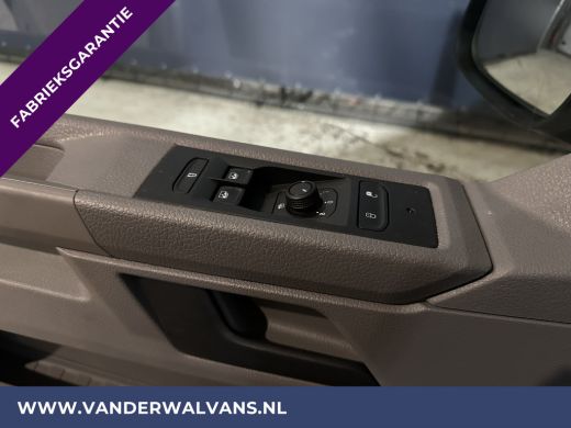 Volkswagen Transporter 2.0 TDI L2H1 Fabrieksgarantie Euro6 # Airco | Apple Carplay | Trekhaak | Cruisecontrol Android Au... ActivLease financial lease