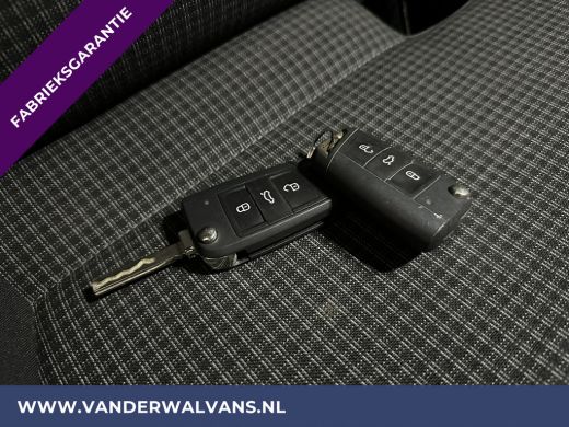 Volkswagen Transporter 2.0 TDI L2H1 Fabrieksgarantie Euro6 # Airco | Apple Carplay | Trekhaak | Cruisecontrol Android Au... ActivLease financial lease