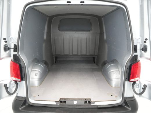 Volkswagen Transporter 2.0 TDI L2H1 150pk DSG DC Comfortline Navi via App Pdc Trekhaak Airco ActivLease financial lease