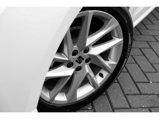 Seat Ibiza SEAT FR | 17 inch lichtmetalen velgen, (7J x 17) | Airconditioning automatisch met 2-zone-tempera... ActivLease financial lease